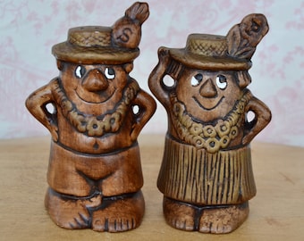 Vintage Tiki Hawaii Tourist Ceramic Salt and Pepper Shakers by Treasure Craft Made in USA