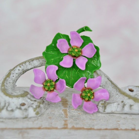 Vintage Lily Pad and Flowers Brooch Made of Metal… - image 2