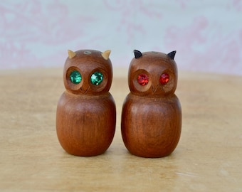 Vintage Small Wood Owl Salt and Pepper Shakers with Rhinestone Eyes