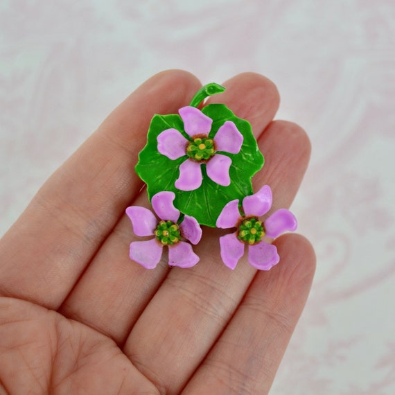 Vintage Lily Pad and Flowers Brooch Made of Metal… - image 10