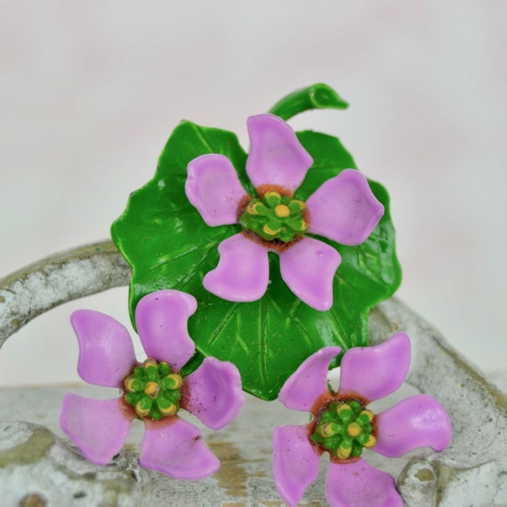 Vintage Lily Pad and Flowers Brooch Made of Metal… - image 4