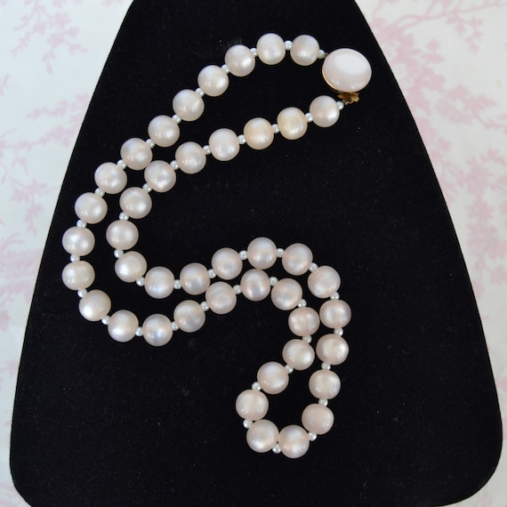 Vintage Single Strand Necklace with Cream Off-Whi… - image 2