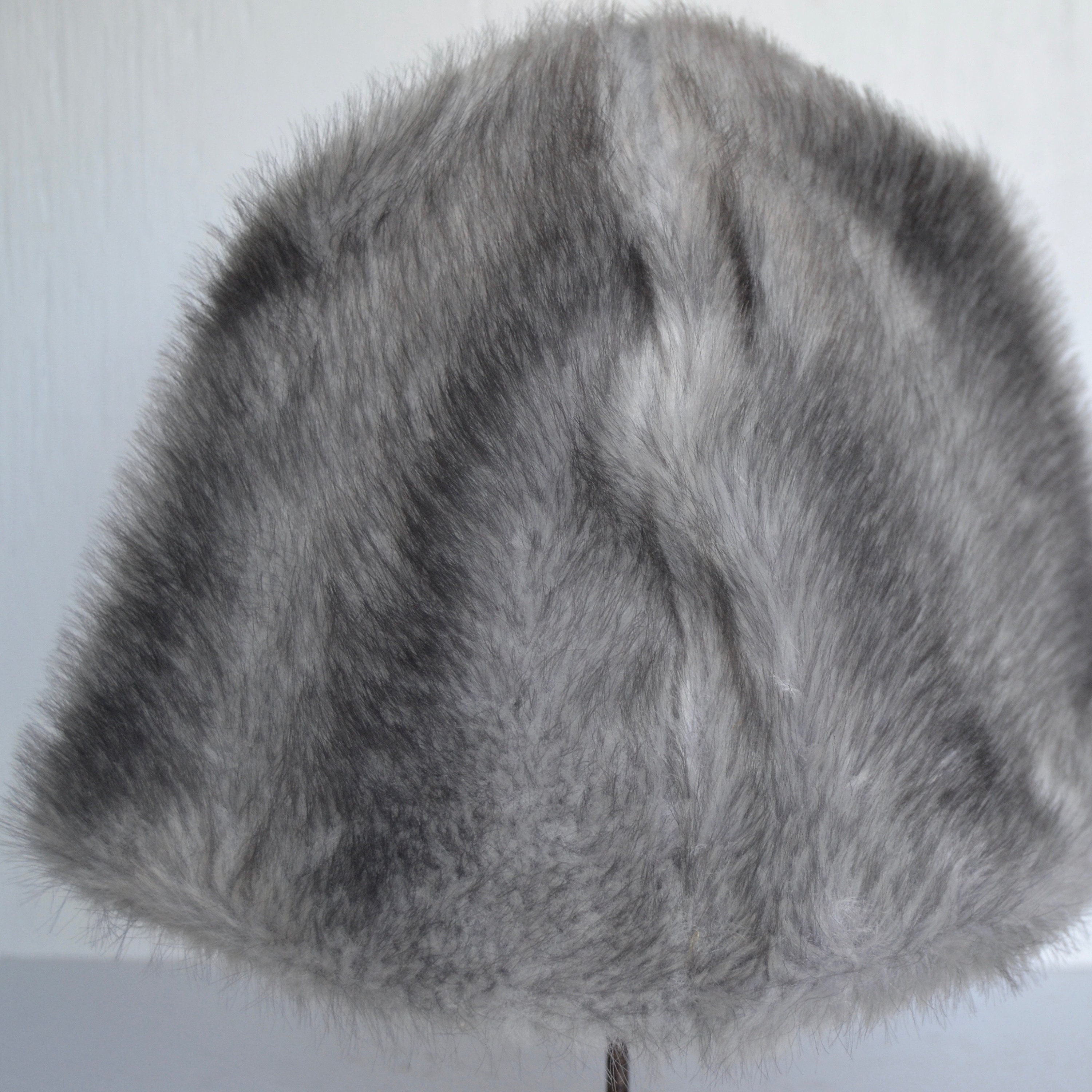 Vintage Gray Faux Fur Hat With Quilted Lining and Removable  display picture 3