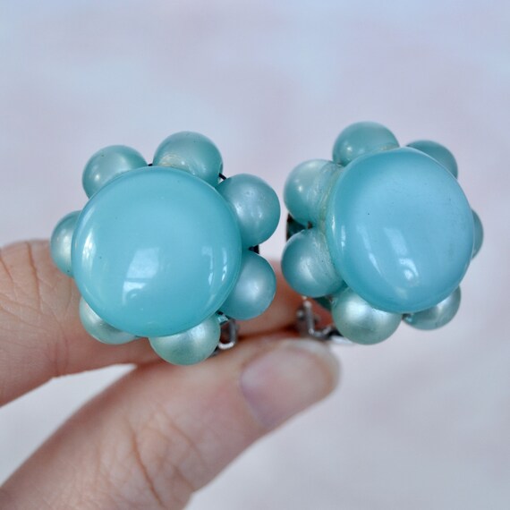 Vintage Clip-On Flower Earrings with Blue Plastic… - image 9