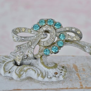 Vintage Bow Brooch with Clear and Blue Rhinestones Mades of Pot Metal image 2