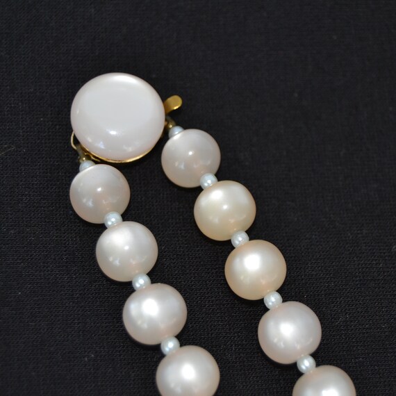 Vintage Single Strand Necklace with Cream Off-Whi… - image 6