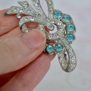 Vintage Bow Brooch with Clear and Blue Rhinestones Mades of Pot Metal image 7