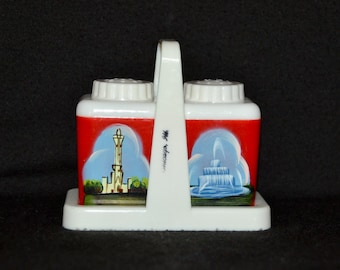 Vintage Chicago Illinois Souvenir Plastic Shaker Set with Caddy by Lustro Ware