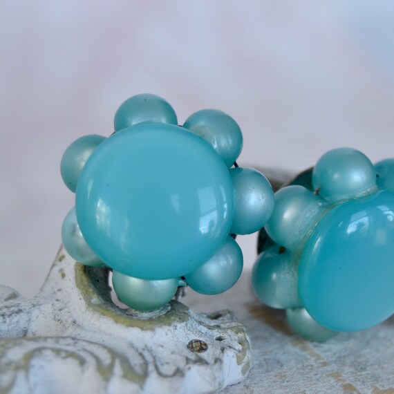 Vintage Clip-On Flower Earrings with Blue Plastic… - image 3