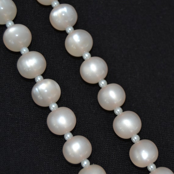 Vintage Single Strand Necklace with Cream Off-Whi… - image 7