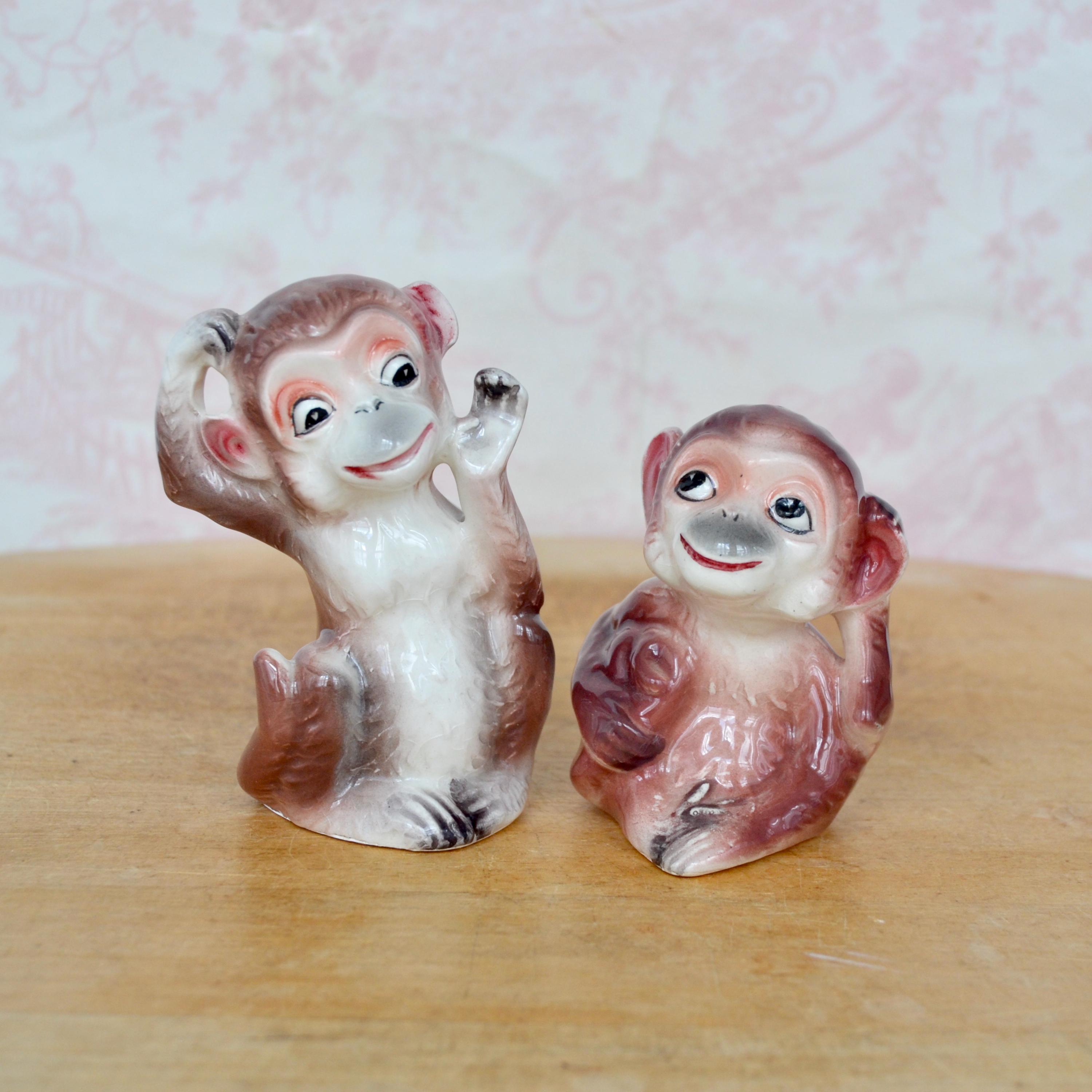 Gorilla Salt and Pepper Shaker - Etsy
