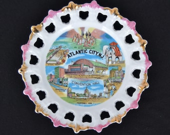 Vintage Atlantic City New Jersey Souvenir Wall Hanging Plate with Attractions