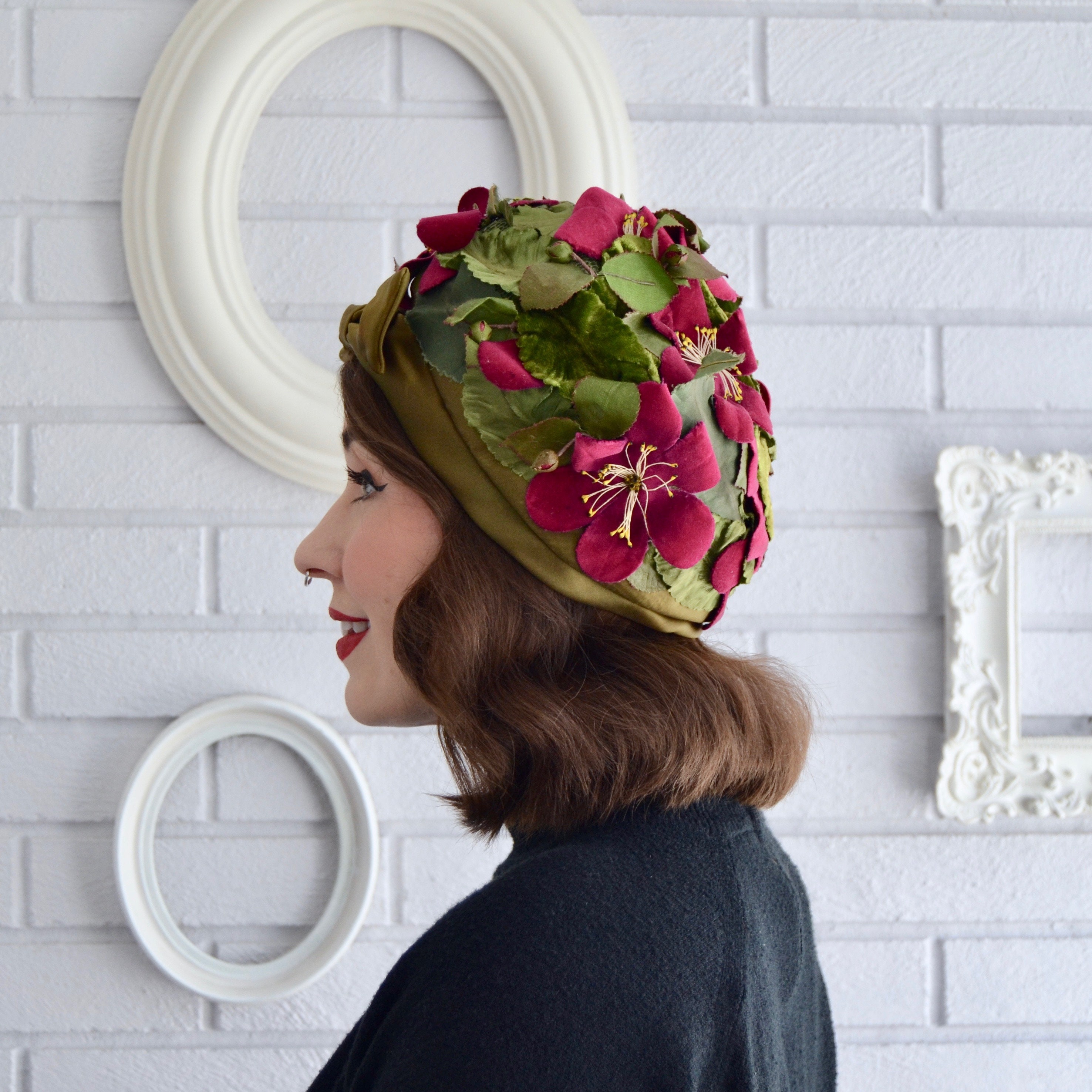 Vintage Hat With Dark Pink Flowers and Green Leaves and  display picture 2