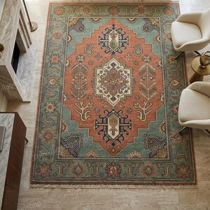 Alfombra Heriz de lana anudada a mano, alfombra persa geométrica vintage, alfombra de área en color óxido y verde salvia.