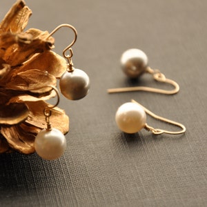 Small Pearl Earrings, Gray Pearl Earrings, Bridal Earrings, Bridesmaid Earrings, Earrings for Mom image 3