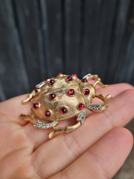 Very rare  beetle Trifari brooch mint - image 3