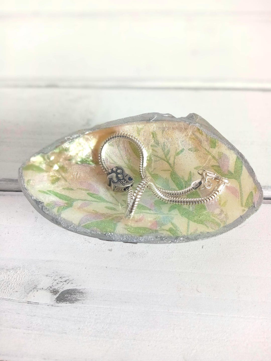 Handcrafted Clam Shell Ring Dish: Coastal Jewelry Holder - Etsy
