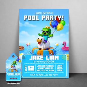 Puede incluir: Una invitación azul para una fiesta en la piscina con gráficos pixelados. La invitación presenta un personaje en un flotador de pato, globos y el texto "Pool Party!" y "Jake Liam is turning SEVEN!". Incluye una etiqueta de agradecimiento a juego.