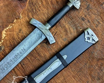 Espada vikinga de acero de Damasco forjada a mano: réplica con grabado nórdico