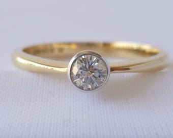 Anillo solitario vintage de diamantes para mujer en oro amarillo de 18 quilates.