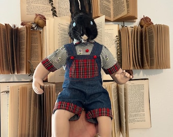 ROBERT Muñeco momificado con cabeza de conejo y cuerpo de porcelana