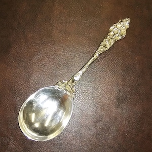 Reed & Barton Sterling Silver Les Six Fleurs Pattern Berry Spoon 9 3/8  inches