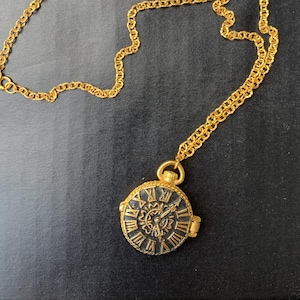 Vintage Locket Necklace like a Pocket Watch w. Long Gold Chain