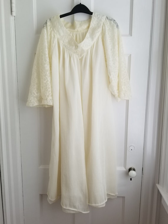 Vintage Sheer Nylon and Lace Peignoir Bath Robe N… - image 2