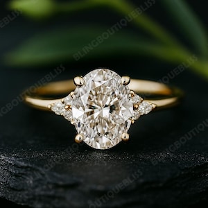 2.50CT Oval Cut Moissanite Verlobungsring, Runder Diamant Cluster Ehering, 14K Solid Gold Solitaire Ring, Jubiläumsring Geschenk für Sie