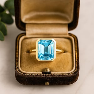 Dainty Emerald Cut Aquamarine Ring, Emerald Cut Gold Ring, Minimalist March Birthstone Ring, Aquamarine Engagement Promise Ring for Her