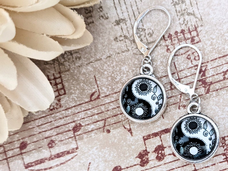 Sterling Silver Yin Yang Earrings, Sunflower Earrings Black and White, Daisy Jewelry Sustainable Earrings, Botanical Earrings Plant Mom Gift image 5