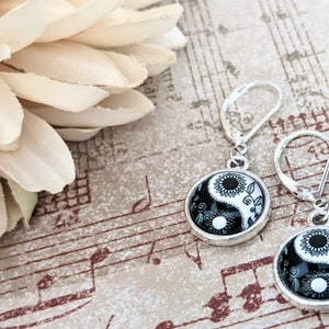 Sterling Silver Yin Yang Earrings, Sunflower Earrings Black and White, Daisy Jewelry Sustainable Earrings, Botanical Earrings Plant Mom Gift image 1