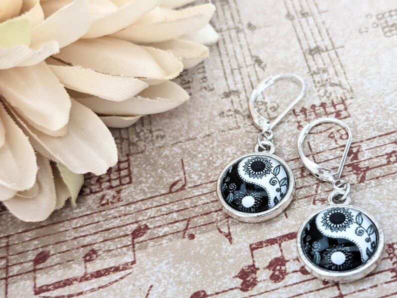 Sterling Silver Yin Yang Earrings, Sunflower Earrings Black and White, Daisy Jewelry Sustainable Earrings, Botanical Earrings Plant Mom Gift image 1