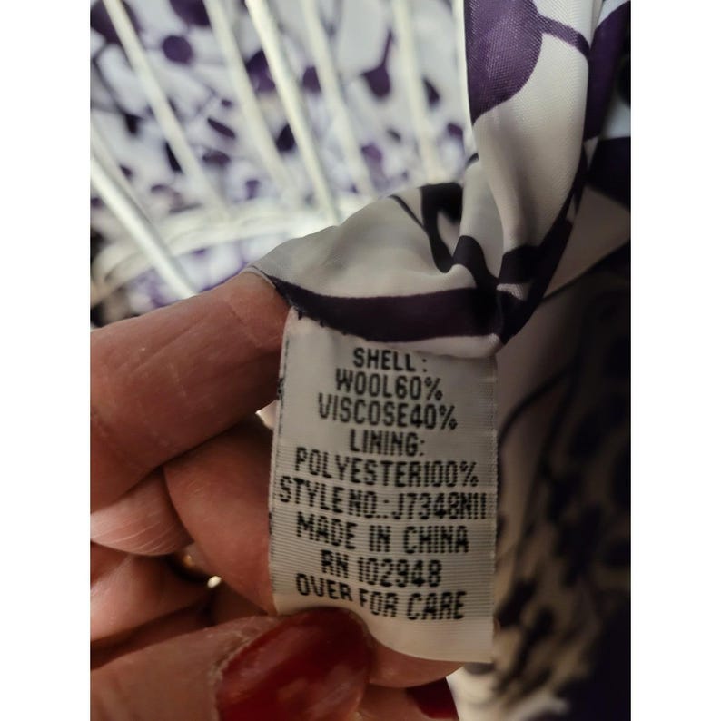 Casaco de lã roxa vibrante com bolsos, estilo boho e quentinho, da Anthropologie. imagem 2