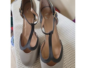 Journee Collection Grey 2 Tone T-Strap Round Toe Block Heel Pumps Womens Size 11