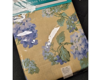 Waverly Rolling Meadow Tablecloth Yellow/Blue NEW Hydrangea 60x84 Rectangle