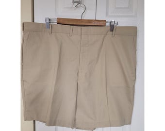 Vintage McGregor Mens Preppy Khaki Shorts Tan Permanent Press USA Size 42 NEW