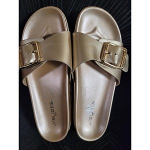 J/Slides NYC Womens Metallic Gold Buckle Platform Slide Sandals Summer Size 8