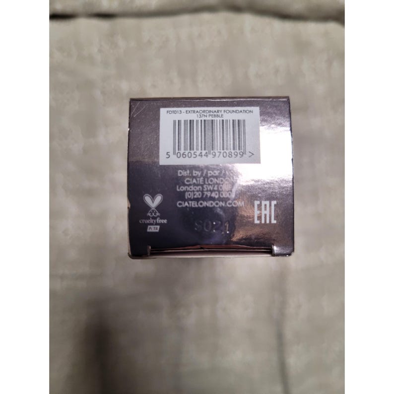 Ciate London Extraordinary Foundation 137N Pebble Radiant Hydrating 1.69oz NEW image 4