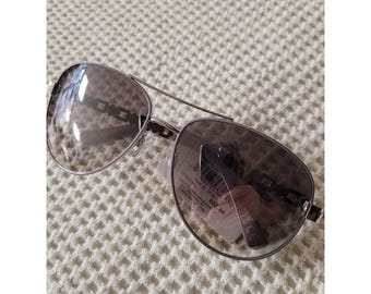 Ophelia Roe Womens Aviator Sunglasses Silver/Lavender Gradient Chain Temple NEW