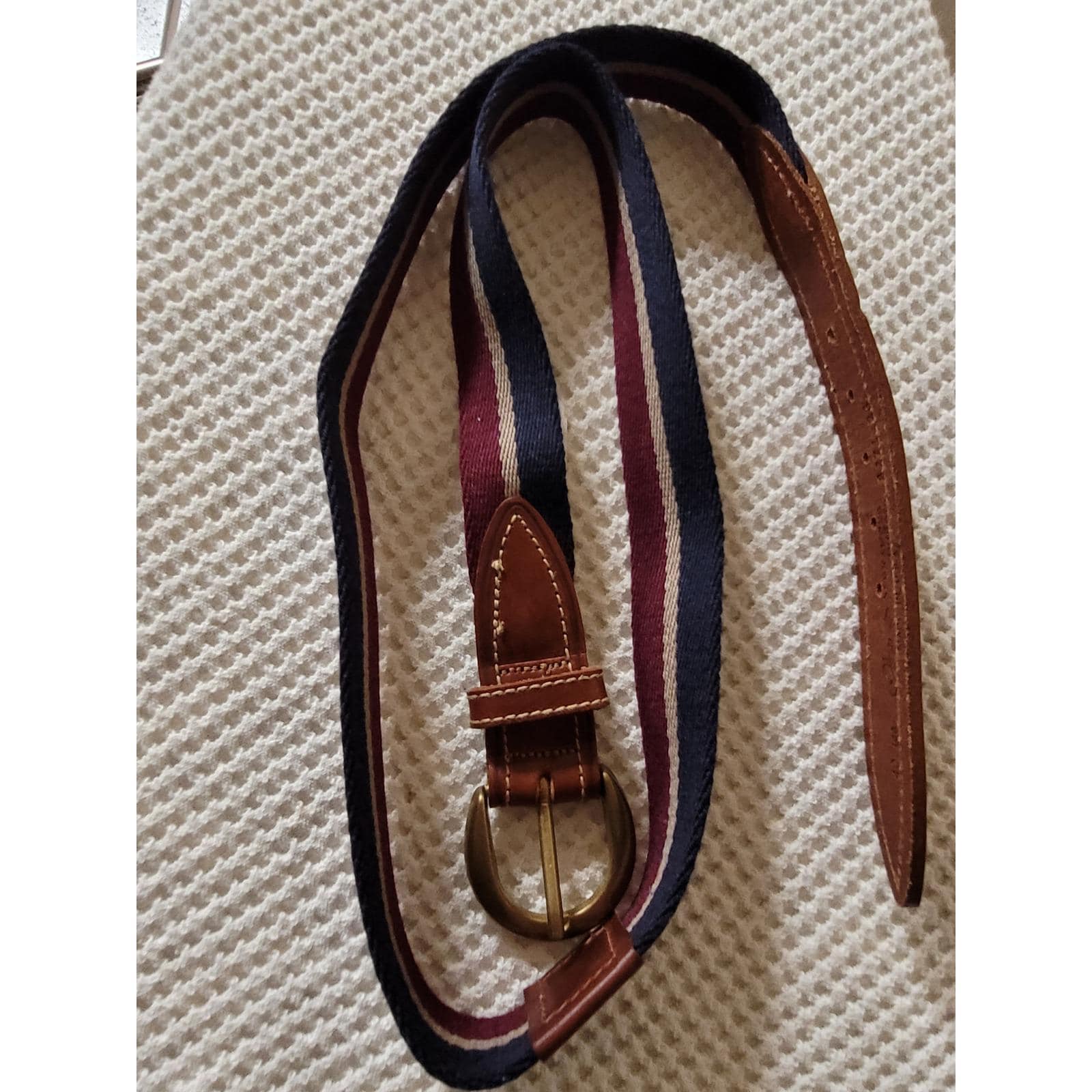 Vintage Burgundy Stretch Belt Round Medallion‎ Buckle 27–32\