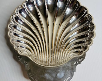 Vintage W.M. Rogers 895 Silverplate Large Clam Shell Serving Tray Dish