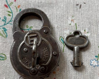 Vintage Eagle Lock Company Six Lever Padlock w/ 2 Keys WORKING