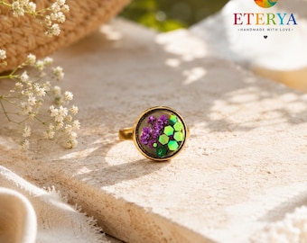 Anello Regolabile con Fiori Veri e Glitter Verde – Ring Handmade in Resina – Gioiello Botanico Donna – Anello Artigianale Elegante – Eterya