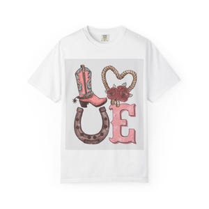 Cowboy Love Tee - Fun Western Graphic T-shirt for Country Lovers, Gifts for Her, Rodeo Apparel, Casual Outfit, Heart and Horseshoe Design