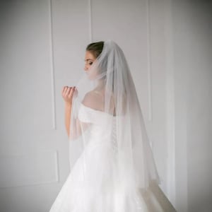 Finger tip length veil, Ivory tulle veil, White bridal veil,Ivory wedding veil,Bridal headpiece,One layer veil,Simple wedding veil fingertip