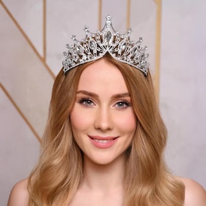 Rhinestone tiara crown, Crystal tiara, Silver tiara, Bridal tiara,Wedding crown,Elegant tiara,Fairy tiara,Bridal headpiece,Wedding headpiece