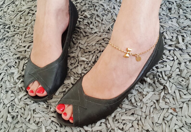 Runners jewelry Foot Jewelry Ankle Bracelet bridesmaids gift gift under 20 Delicate Anklet Gold Bow anklet Dainty anklet
