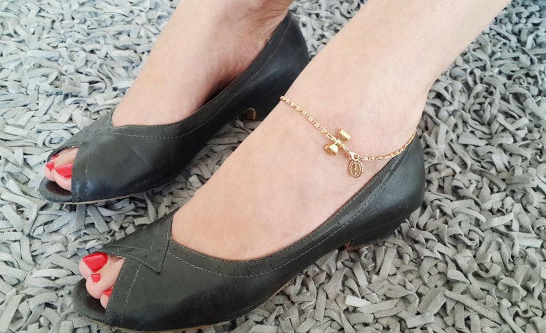 Runners jewelry Foot Jewelry Ankle Bracelet bridesmaids gift gift under 20 Delicate Anklet Gold Bow anklet Dainty anklet