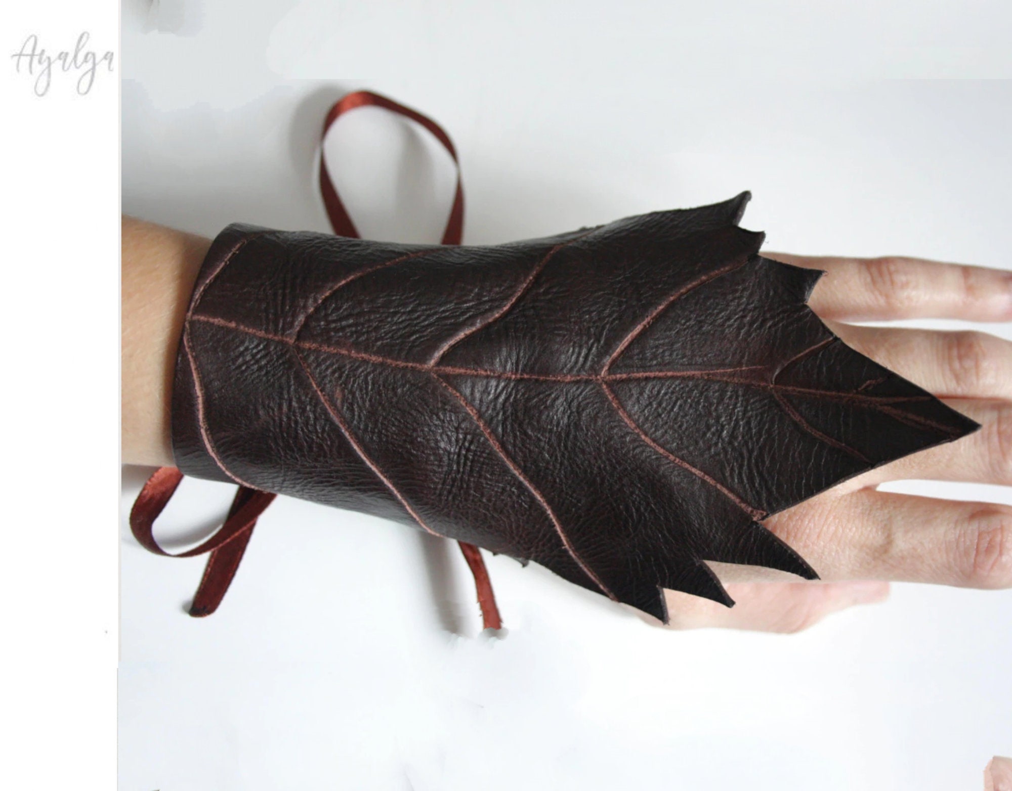 Elessar Bracers, Medieval Leather Men Armor, Larp Viking Bracer Handmade of  High Quality Leather and Beautifully Aged 